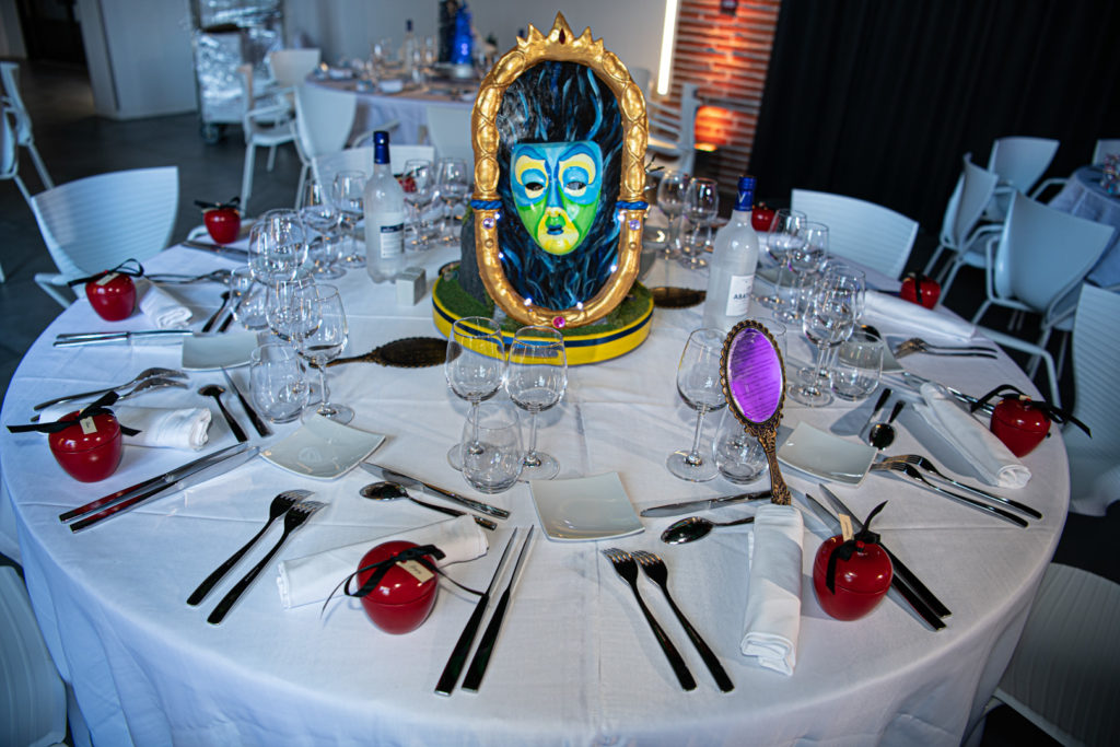 Sur le thème Disney cette superbe décoration de table pour le mariage à Toulouse d'Emmanuel et Kevin